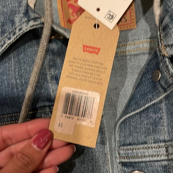 NWT Levi’s Hooded Denim Jacket - Picture 2 of 6